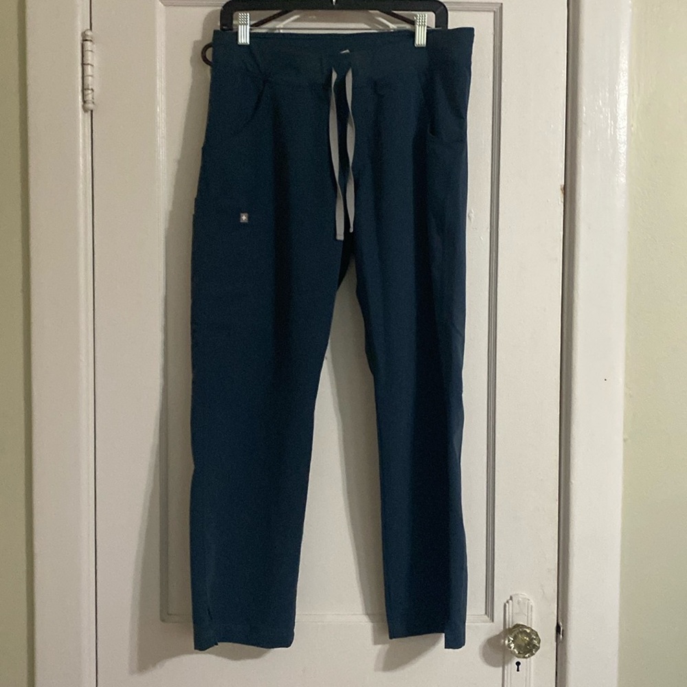 Figs medium petite scrub pants